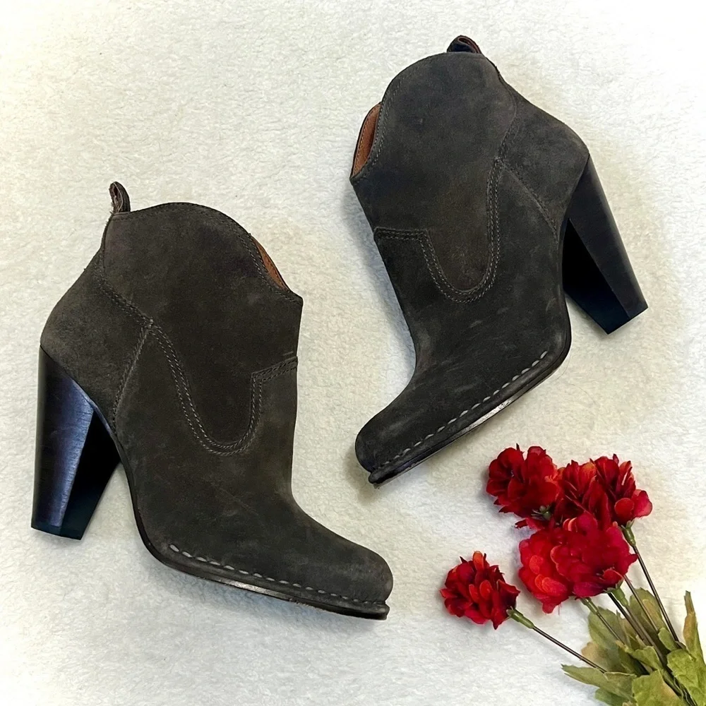 Frye Madeline Short Grey Suede Ankle Booties - Size 9.5